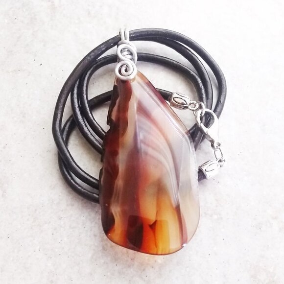 Semi-Translucent Huge Agate + Genuine 22" Leather Cord - Flashy Unisex Necklace - Picture 2 of 10